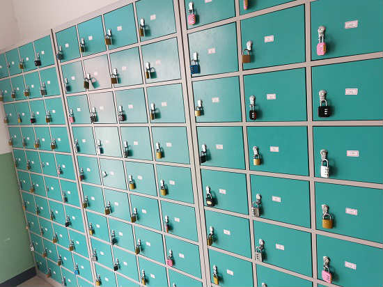 石家庄军兴学校学生手机充电柜