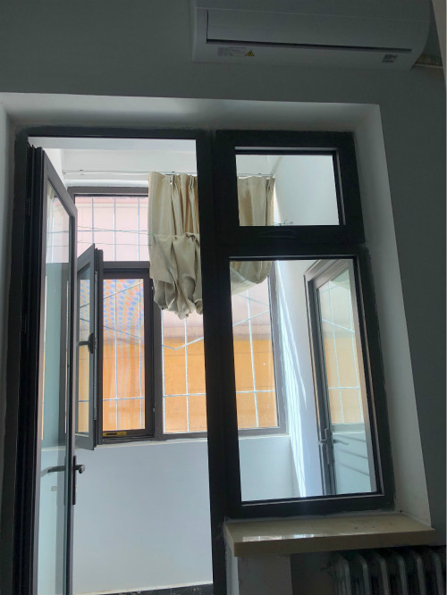 石家庄冀联医学院女生宿舍阳台