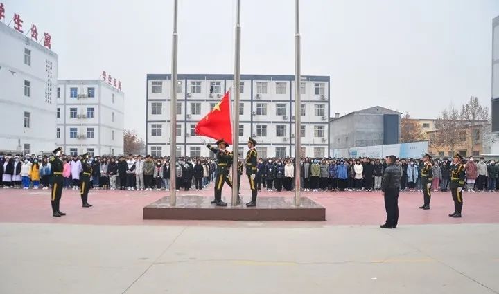 石家庄柯棣华医学院举行十二月份升旗仪式