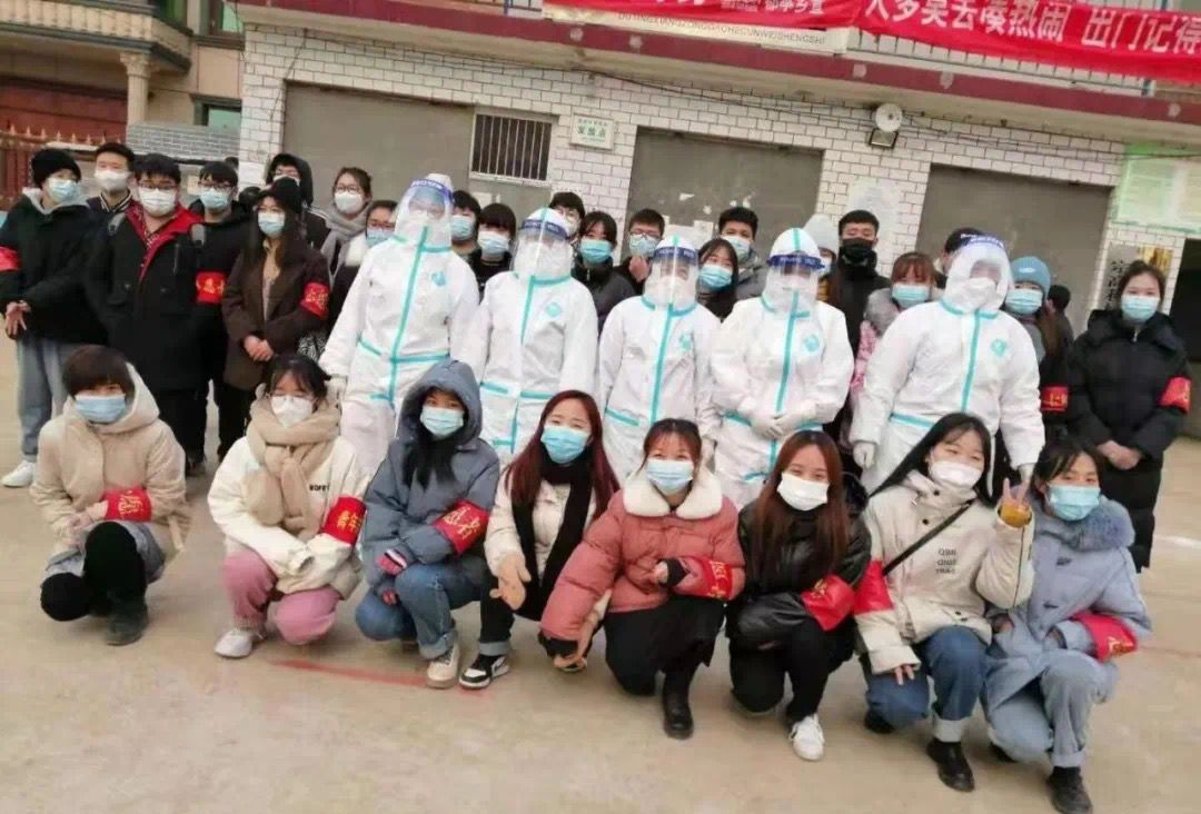 石家庄柯棣华医学院部分学生投身于防疫工作中