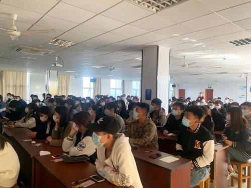 石家庄华美铁路学校计算机专业学生