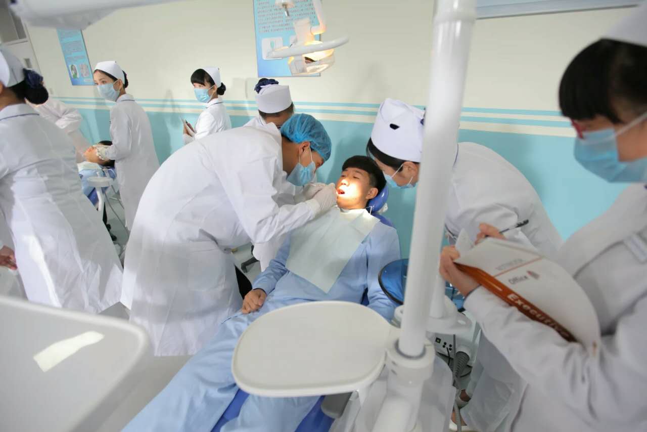 石家庄北方医学中等专业学校口腔专业实训室