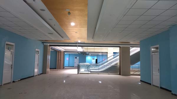 石家庄天使护士学校男生宿舍楼道