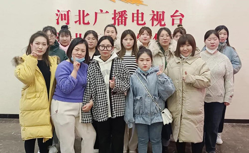     石家庄花形象艺术学校受邀为河北省广播电视台2022年少儿春晚提供化妆造型支持