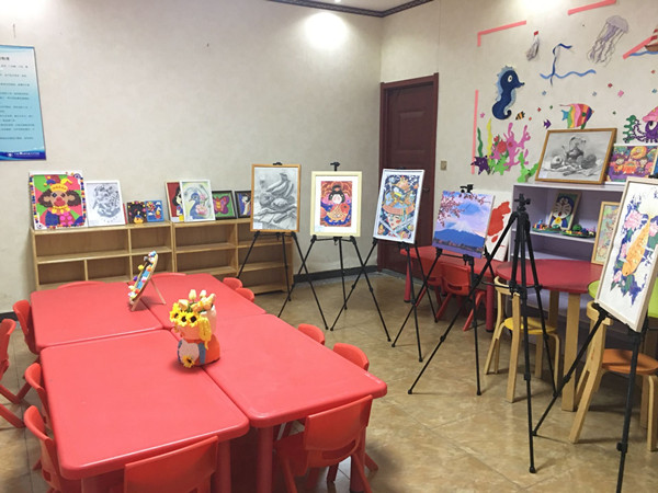 石家庄花都学校幼师专业美工实训室