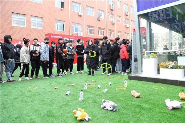石家庄新华电脑学校2022年元宵节趣套圈活动
