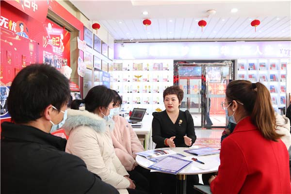 石家庄新华电脑学校吴凤霞校长接待日咨询现场