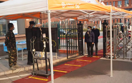 石家庄电子信息学校校领导带队测温