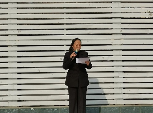 徐立华校长做国旗下讲话