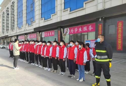 石家庄天使护士学校组织消防灭火演练