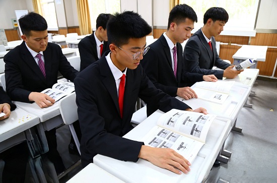 石家庄东华铁路学校学生校服-西装