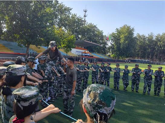 石家庄东华铁路学校新生军训