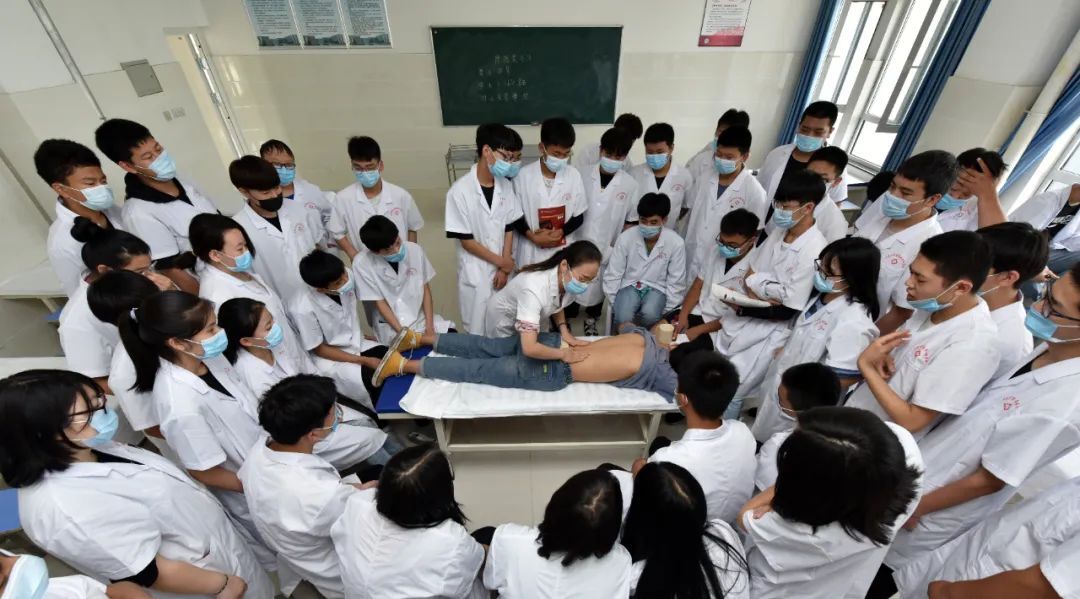 石家庄医学高等专科学校中专部中医康复技术