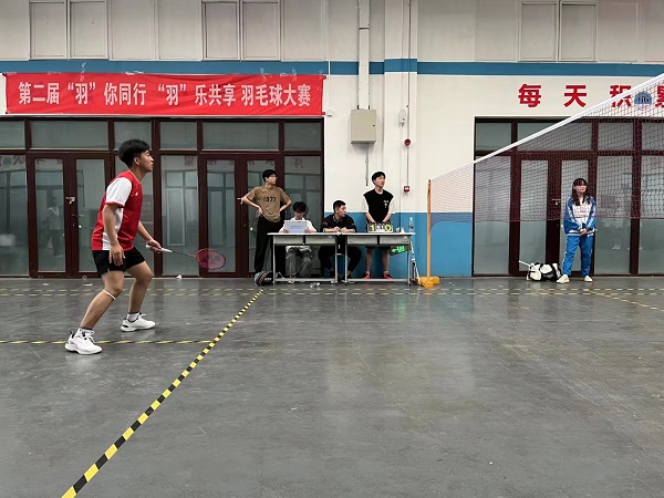 石家庄柯棣华医学院举办羽毛球比赛