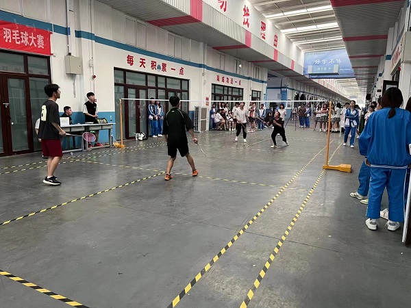 “‘羽’你同行，‘羽’乐共享”羽毛球比赛