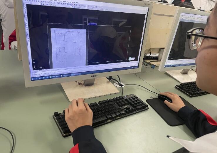 石家庄东华铁路学校经管与艺术专业技能大赛比赛学生