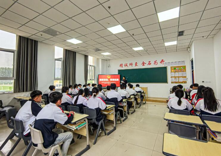 石家庄东华铁路学校立德树人主题讲座