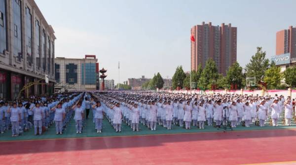 石家庄天使护士学校512护士节之集体宣誓