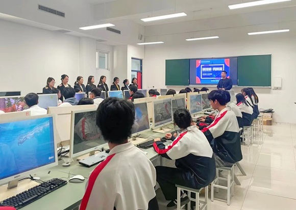 石家庄东华铁路学校上课学生