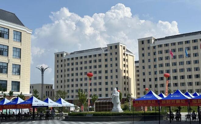 石家庄东华铁路学校新生报到