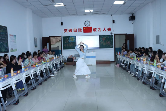 石家庄柯棣华医学院中秋联欢活动舞蹈表演