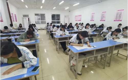 石家庄天使护士学校升学班月考