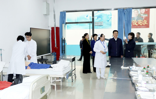 石家庄市长到柯棣华医学中等专业学校调研检查教育工作