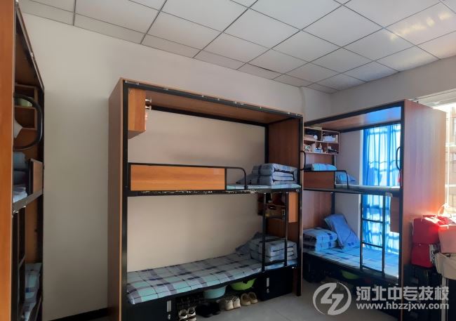 河北同仁医学中等专业学校宿舍环境图