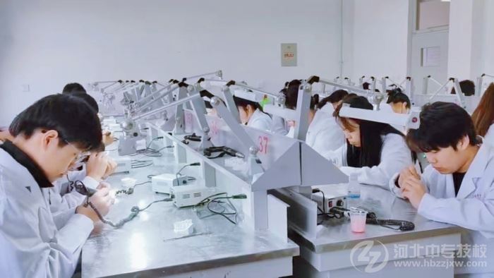 石家庄冀联医学中等专业学校口腔实训