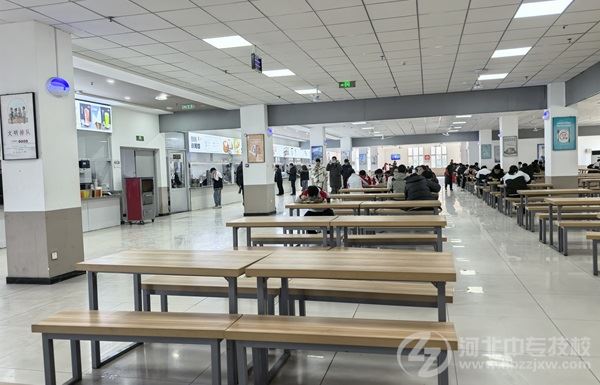 石家庄东华铁路学校校园食堂大厅
