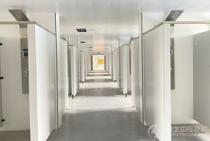 石家庄东华铁路学校学生浴室