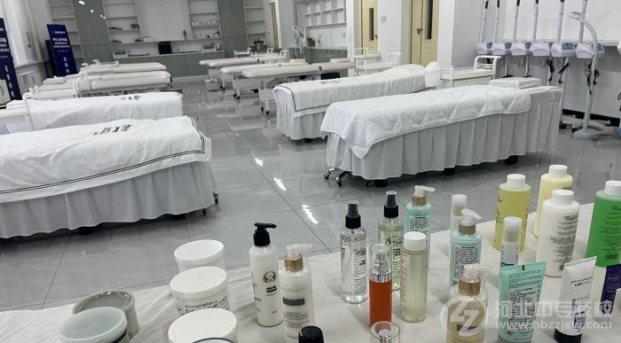 石家庄花都学校美容专业实训室