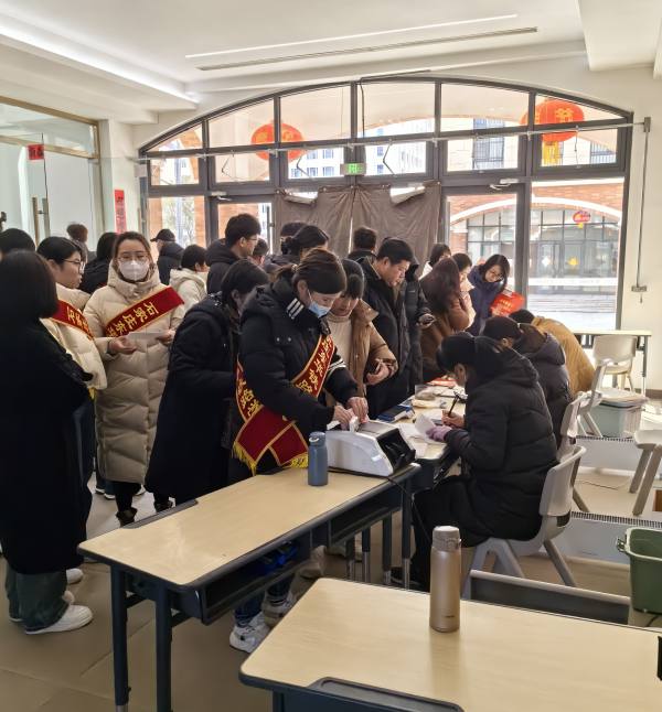 石家庄东华铁路学校2025春季开学报到现场