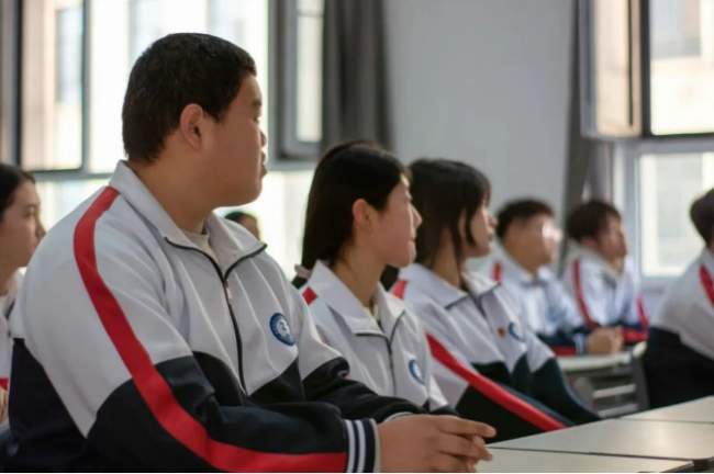 石家庄东华铁路学校2025届学生参加团干部培训会议 石家庄东华铁路学校2025届学生参加团干部培训会议