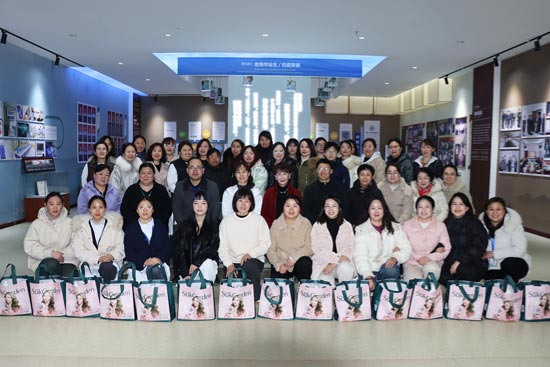 石家庄柯棣华医学院庆祝三八妇女节活动合影