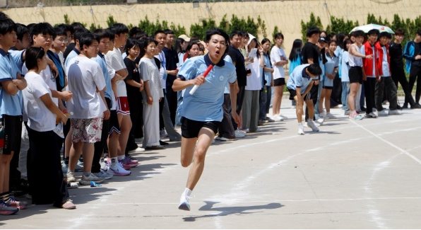 石家庄冀联医学中专学校第四届运动会接力赛