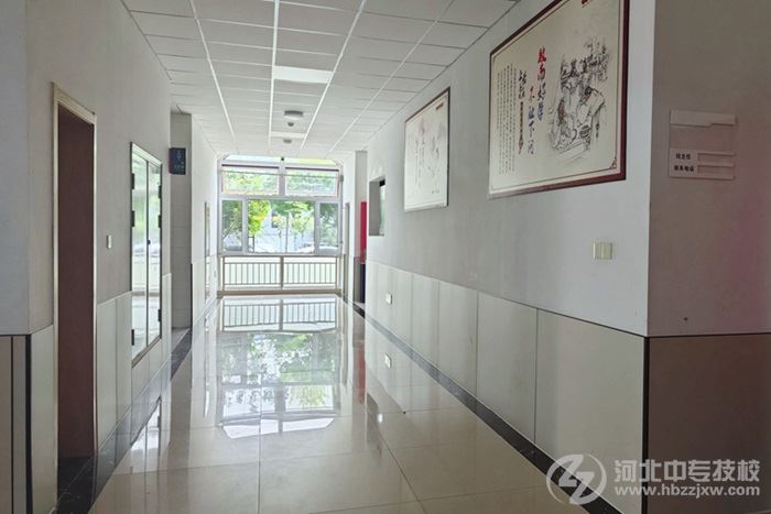 石家庄东华铁路学校教室外楼道外文化长廊