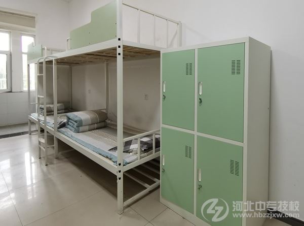 石家庄东华铁路学校学生宿舍内景